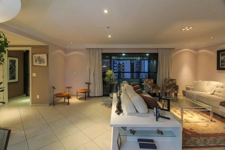 Apartamento à venda com 240m², 4 quartos e 4 vagas Apartamento à venda com 240m², 4 quartos e 4 vagasSala