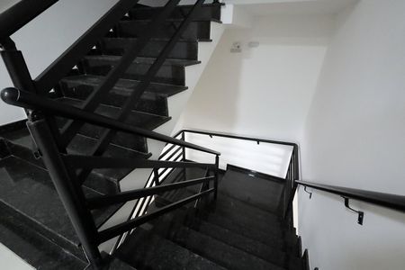 Apartamento à venda com 50m², 2 quartos e 1 vagaEscada