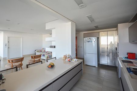 Apartamento à venda com 215m², 3 quartos e 4 vagas Apartamento à venda com 215m², 3 quartos e 4 vagasCozinha