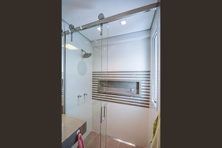 Apartamento à venda com 215m², 3 quartos e 4 vagas Apartamento à venda com 215m², 3 quartos e 4 vagasBanheiro da Suíte 1