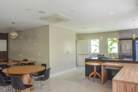 Apartamento à venda com 215m², 3 quartos e 4 vagas Apartamento à venda com 215m², 3 quartos e 4 vagasÁrea comum - Salão de festas