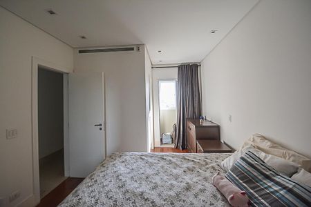 Apartamento à venda com 215m², 3 quartos e 4 vagas Apartamento à venda com 215m², 3 quartos e 4 vagasSuíte 1