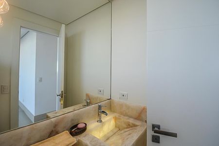 Apartamento à venda com 215m², 3 quartos e 4 vagas Apartamento à venda com 215m², 3 quartos e 4 vagasLavabo