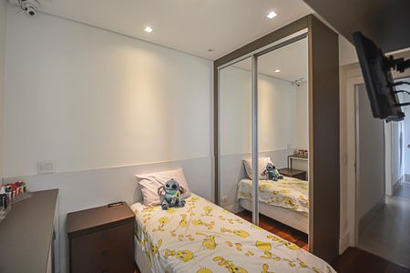 Apartamento à venda com 215m², 3 quartos e 4 vagas Apartamento à venda com 215m², 3 quartos e 4 vagasSuíte 2