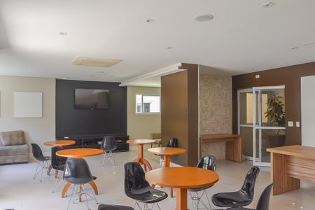 Apartamento à venda com 215m², 3 quartos e 4 vagas Apartamento à venda com 215m², 3 quartos e 4 vagasÁrea comum - Salão de festas