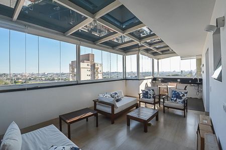 Apartamento à venda com 215m², 3 quartos e 4 vagas Apartamento à venda com 215m², 3 quartos e 4 vagasVaranda gourmet