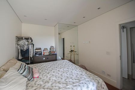 Apartamento à venda com 215m², 3 quartos e 4 vagas Apartamento à venda com 215m², 3 quartos e 4 vagasSuíte 1
