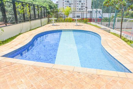 Apartamento à venda com 215m², 3 quartos e 4 vagas Apartamento à venda com 215m², 3 quartos e 4 vagasÁrea comum - Piscina