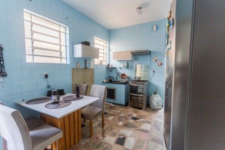 Casa à venda com 300m², 3 quartos e 3 vagas Casa à venda com 300m², 3 quartos e 3 vagasCozinha