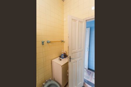 Casa à venda com 300m², 3 quartos e 3 vagas Casa à venda com 300m², 3 quartos e 3 vagasBanheiro Social