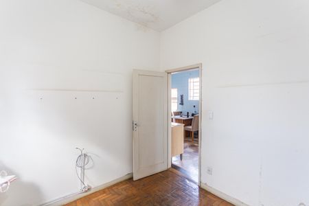 Casa à venda com 300m², 3 quartos e 3 vagas Casa à venda com 300m², 3 quartos e 3 vagasQuarto 2