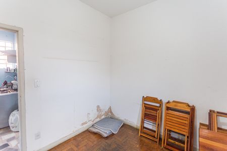 Casa à venda com 300m², 3 quartos e 3 vagas Casa à venda com 300m², 3 quartos e 3 vagasQuarto 2