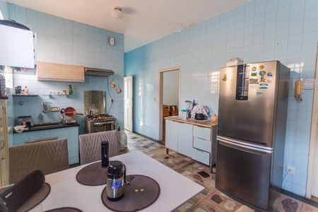 Casa à venda com 300m², 3 quartos e 3 vagas Casa à venda com 300m², 3 quartos e 3 vagasCozinha