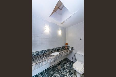 Apartamento à venda com 320m², 2 quartos e 3 vagasLavabo 2