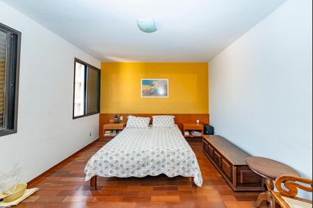 Apartamento à venda com 320m², 2 quartos e 3 vagasSuíte 1