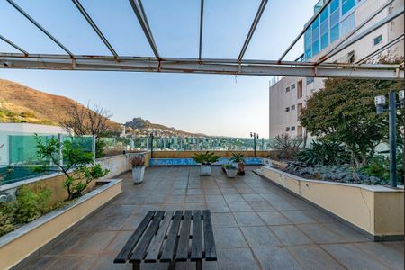 Apartamento à venda com 320m², 2 quartos e 3 vagasVaranda da Sala 2