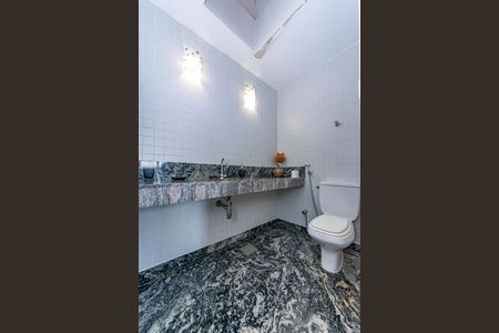 Apartamento à venda com 320m², 2 quartos e 3 vagasLavabo 2