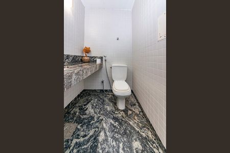 Apartamento à venda com 320m², 2 quartos e 3 vagasLavabo 2