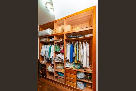 Apartamento à venda com 320m², 2 quartos e 3 vagasCloset da suíte 1