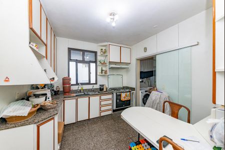 Apartamento à venda com 320m², 2 quartos e 3 vagasCozinha