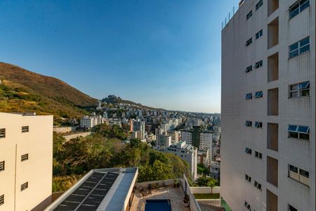 Apartamento à venda com 320m², 2 quartos e 3 vagasVista da Suíte 2