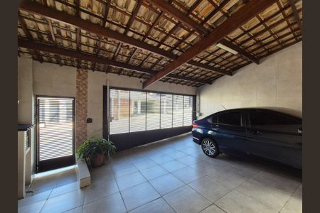 Casa à venda com 205m², 3 quartos e 3 vagasGaragem