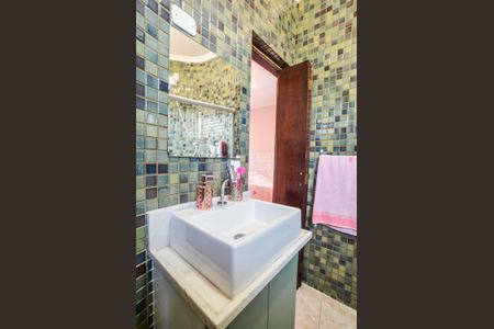 Casa à venda com 205m², 3 quartos e 3 vagasBanheiro da Suíte 2