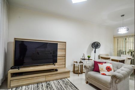 Casa à venda com 205m², 3 quartos e 3 vagasSala