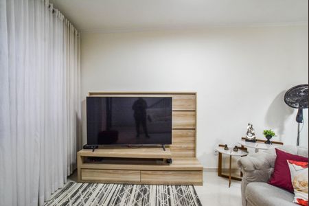 Casa à venda com 205m², 3 quartos e 3 vagasSala