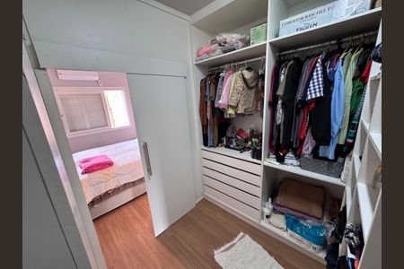Casa à venda com 100m², 2 quartos e 2 vagasQuarto 1 Closet