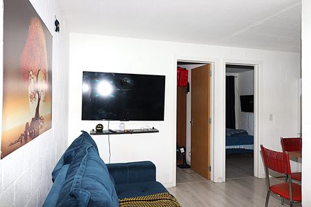 Sala de apartamento à venda com 2 quartos, 50m² em Rubem Berta, Porto Alegre