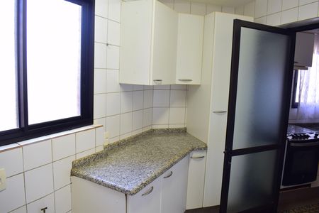 Área de Serviço de apartamento para alugar com 4 quartos, 195m² em Centro, Ribeirão Preto