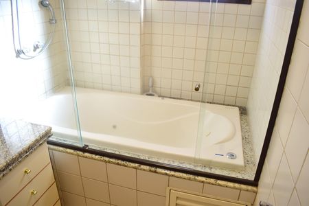 Apartamento para alugar com 195m², 4 quartos e 2 vagasBanheiro da Suíte 1