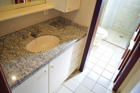 Banheiro da Suíte 1 de apartamento para alugar com 4 quartos, 195m² em Centro, Ribeirão Preto