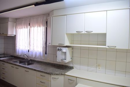 Apartamento para alugar com 195m², 4 quartos e 2 vagasCozinha