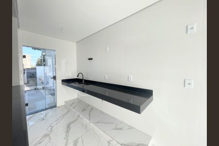 Casa à venda com 130m², 3 quartos e 2 vagasCozinha