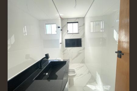 Casa à venda com 130m², 3 quartos e 2 vagasBanheiro Social