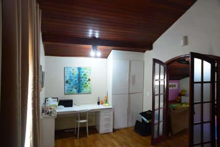 Casa à venda com 350m², 4 quartos e 2 vagas Casa à venda com 350m², 4 quartos e 2 vagasQuarto 3