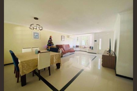 Casa à venda com 5 quartos, 630m² em Recreio dos Bandeirantes, Rio de Janeiro