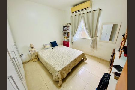 Casa à venda com 4 quartos, 180m² em Vargem Pequena, Rio de Janeiro