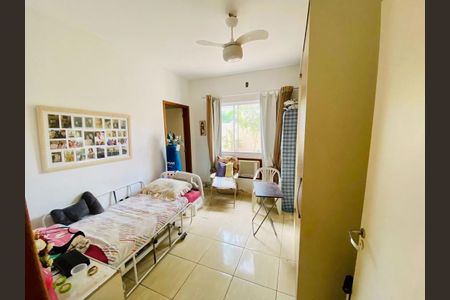 Casa à venda com 4 quartos, 180m² em Vargem Pequena, Rio de Janeiro