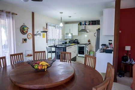 Casa à venda com 4 quartos, 245m² em Vargem Grande, Rio de Janeiro