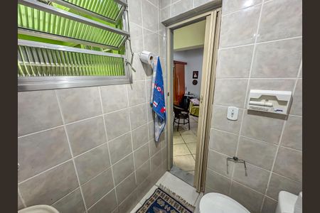 Casa à venda com 280m², 4 quartos e 2 vagas Casa à venda com 280m², 4 quartos e 2 vagasBanheiro Social