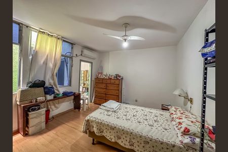 Casa à venda com 280m², 4 quartos e 2 vagas Casa à venda com 280m², 4 quartos e 2 vagasSuíte 2