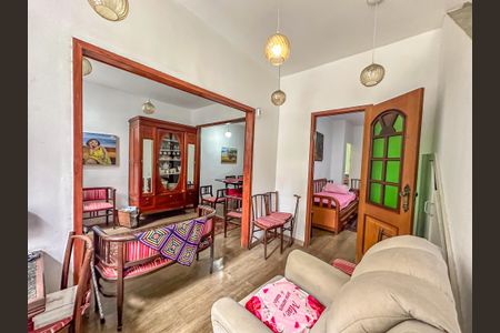 Casa à venda com 280m², 4 quartos e 2 vagas Casa à venda com 280m², 4 quartos e 2 vagasSala