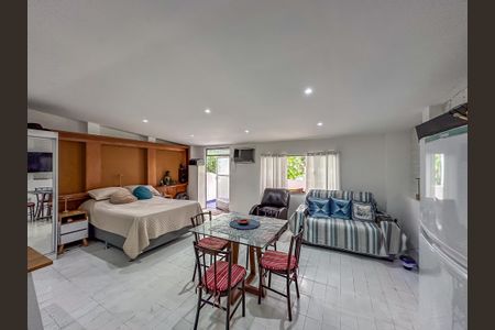 Casa à venda com 280m², 4 quartos e 2 vagas Casa à venda com 280m², 4 quartos e 2 vagasSuíte master