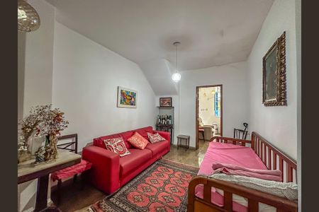 Casa à venda com 280m², 4 quartos e 2 vagas Casa à venda com 280m², 4 quartos e 2 vagasSala de Estar