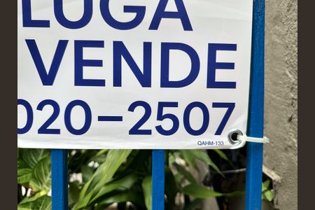 Casa à venda com 280m², 4 quartos e 2 vagas Casa à venda com 280m², 4 quartos e 2 vagasPlaquinha