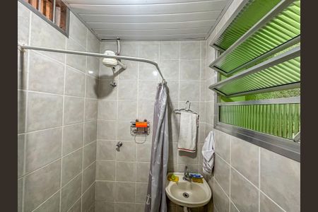 Casa à venda com 280m², 4 quartos e 2 vagas Casa à venda com 280m², 4 quartos e 2 vagasBanheiro Social