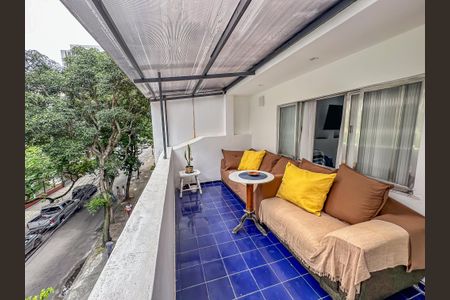 Casa à venda com 280m², 4 quartos e 2 vagas Casa à venda com 280m², 4 quartos e 2 vagasVaranda Suíte master